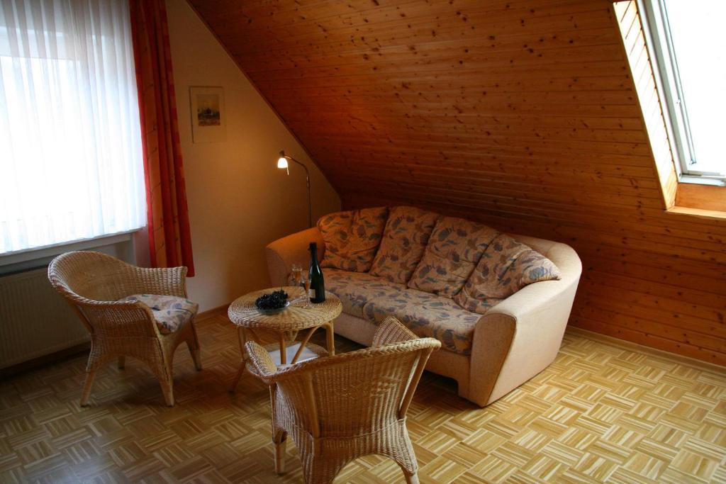 Weingut & Gaestehaus Stephan Kohl Neumagen-Dhron Bilik gambar